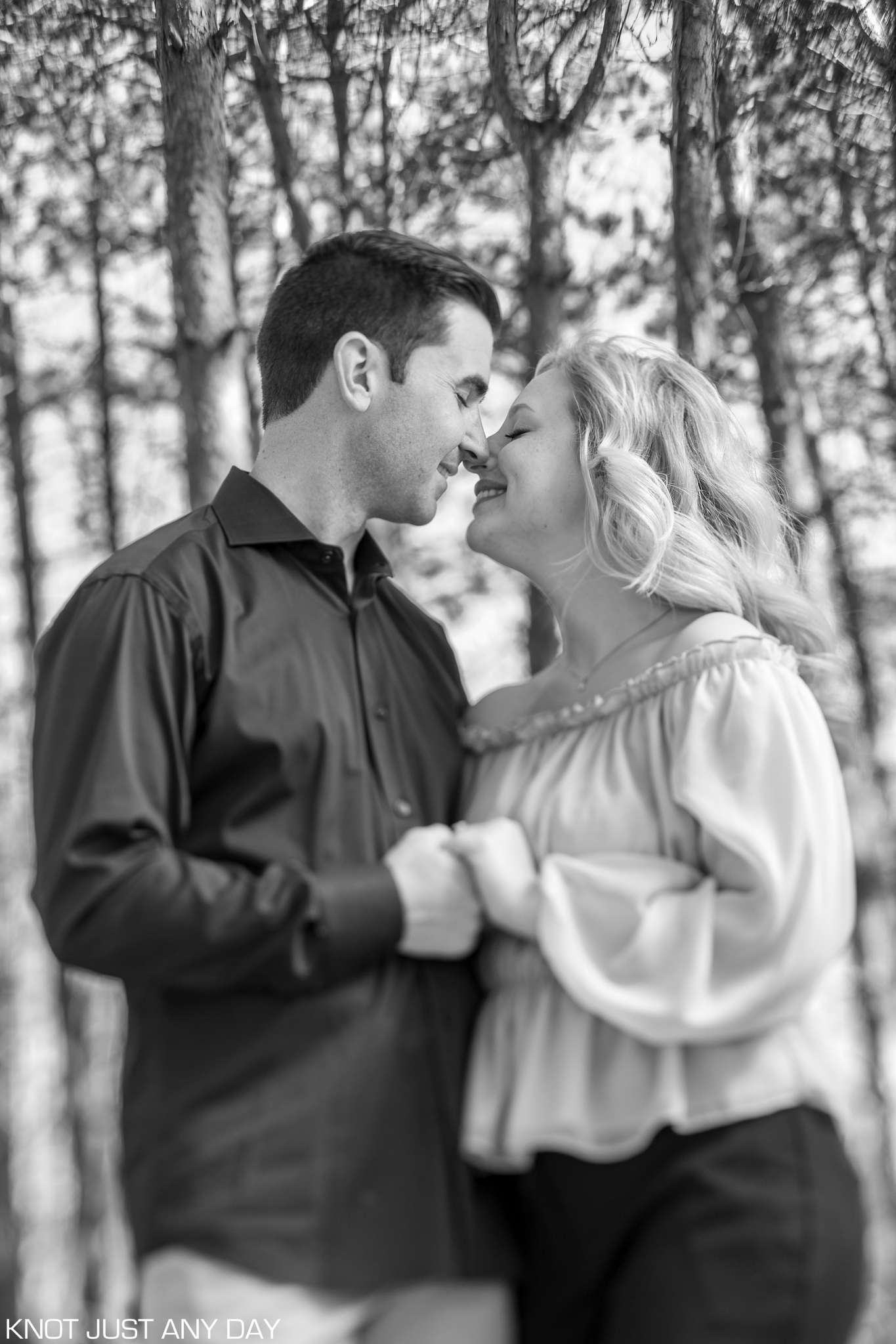 Dallas, PA Spring Engagement Photography Session at Huntsville Golf Club 